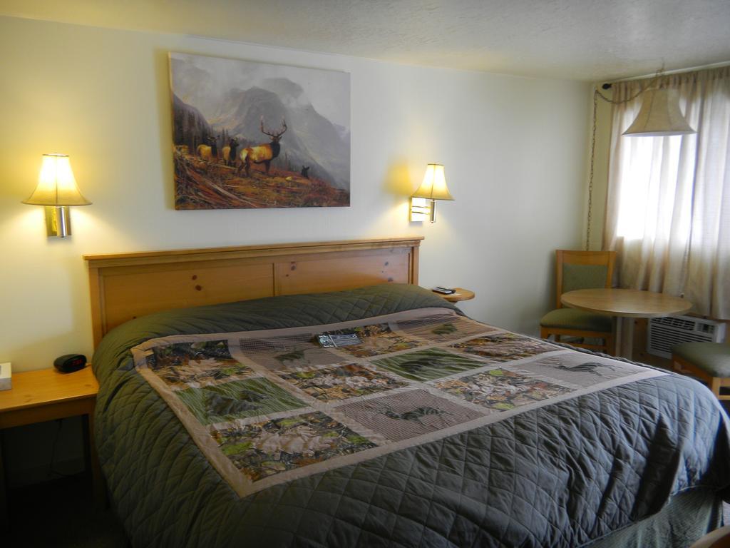 Falls Motel Thompson Falls ห้อง รูปภาพ