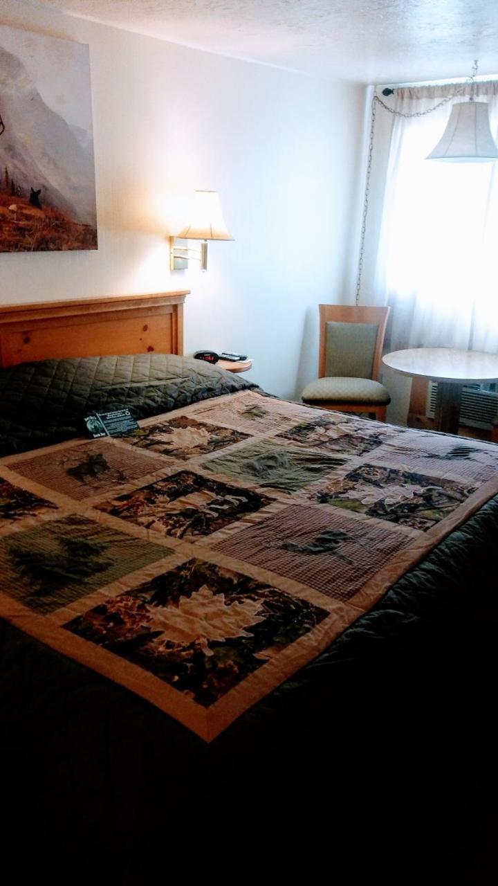 Falls Motel Thompson Falls ภายนอก รูปภาพ